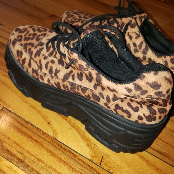 New F21 platform sneaker(9) - Picture 4 of 8